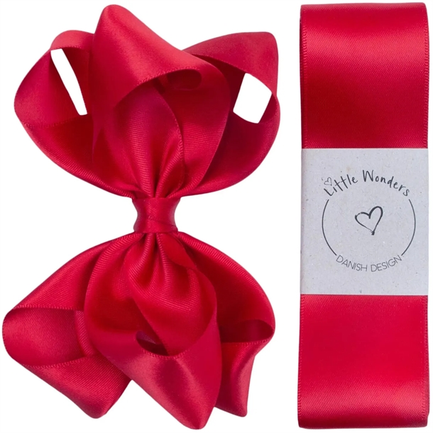 Little-Wonders-Daabsbaand-Bellis-Silke-Satin-Roed Little Wonders Dåbsbånd Bellis Silke Satin Rød - Little Wonders