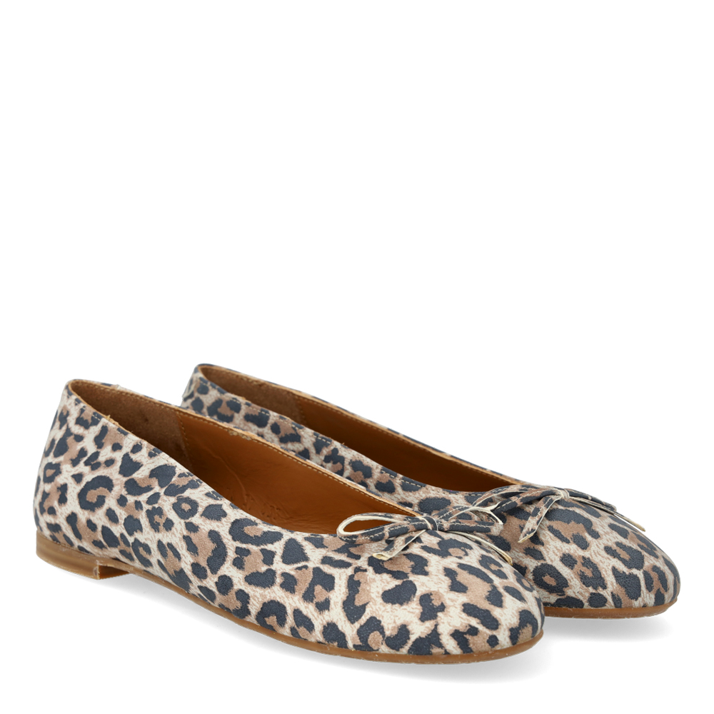 678f6f581ca8c3478-101-3609-a_copy Ballerina (32) - angulus